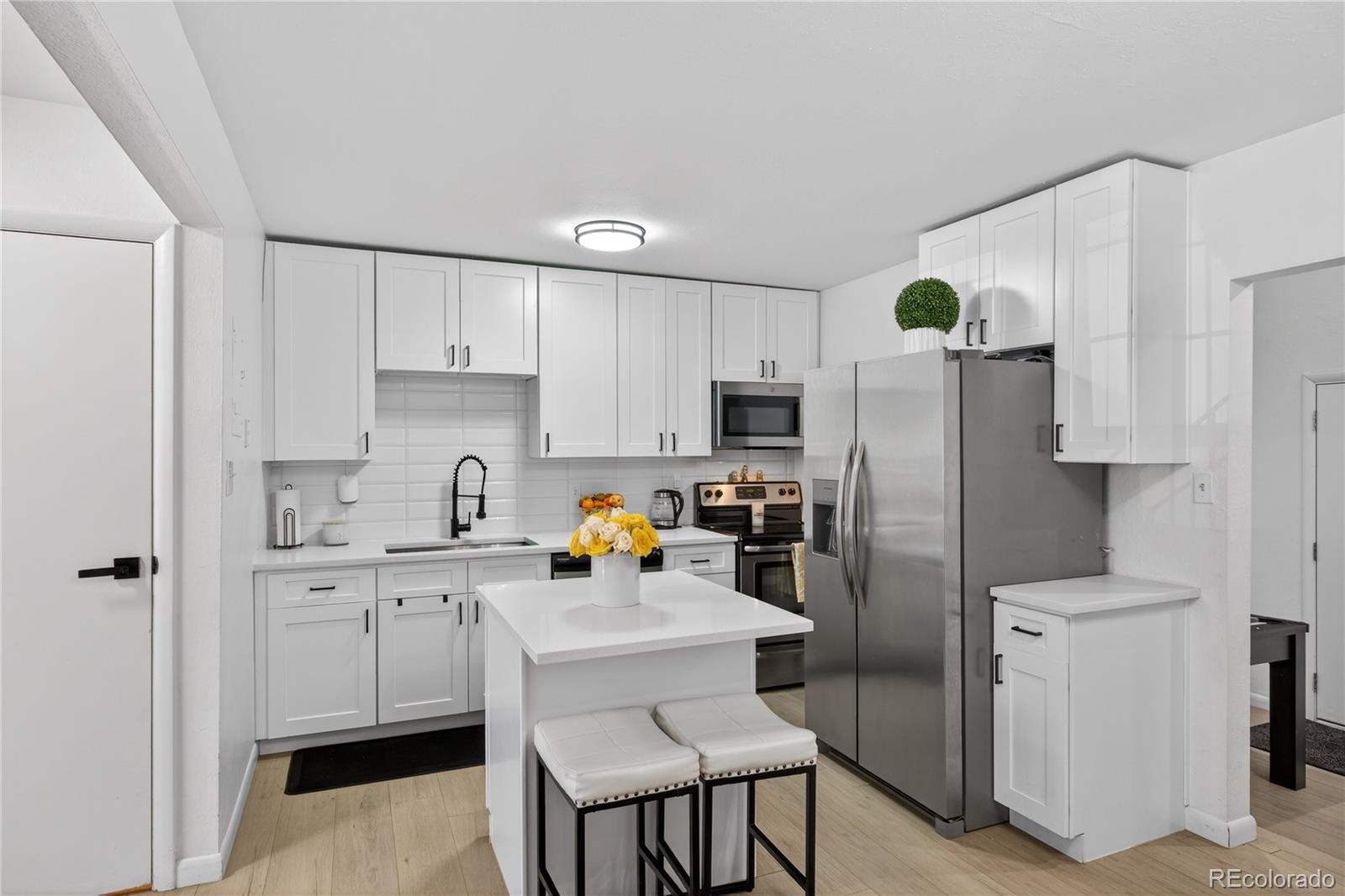 MLS Image #4 for 11958 e 1st place ,aurora, Colorado