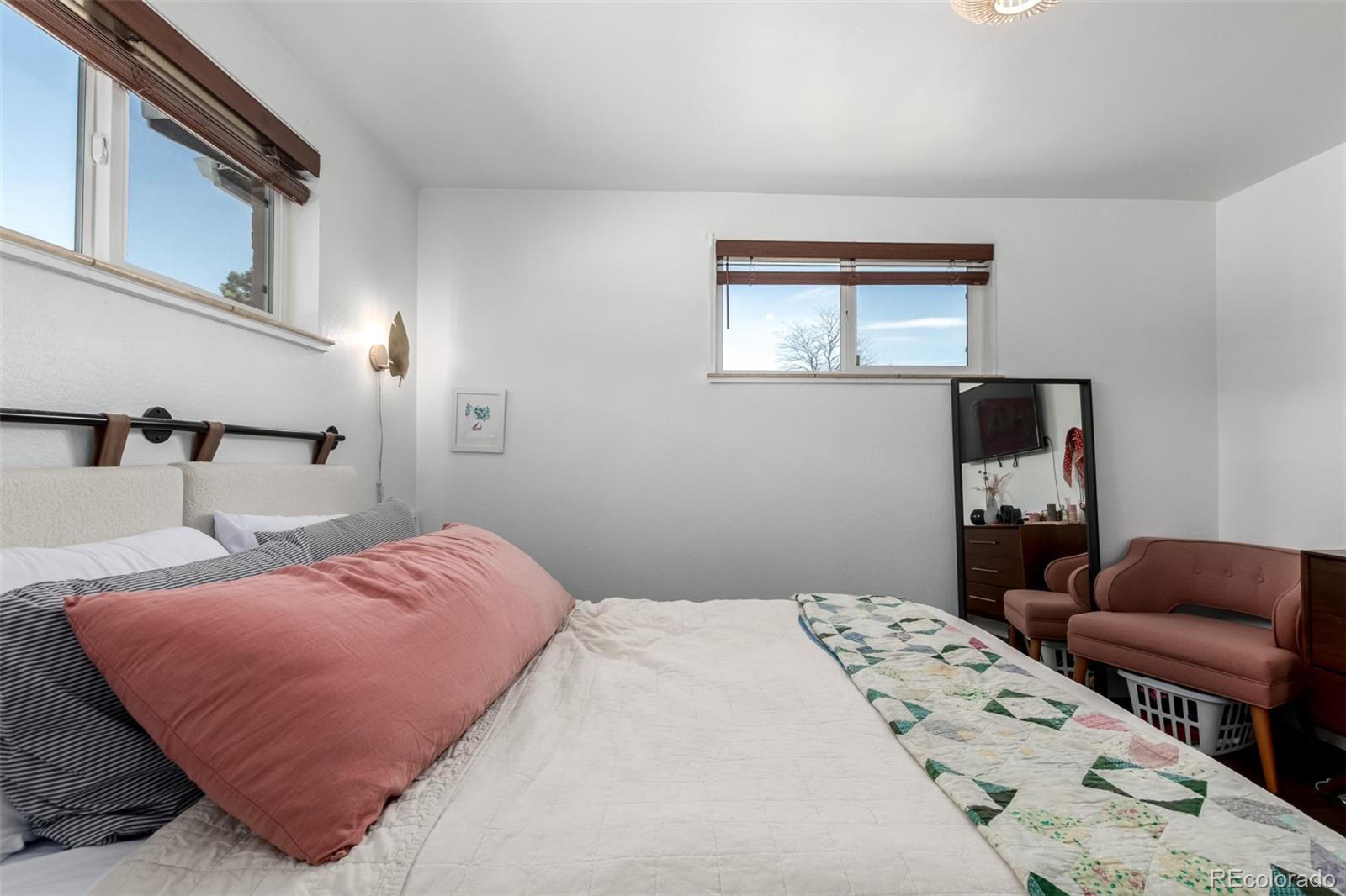 MLS Image #14 for 1885 s zuni street,denver, Colorado