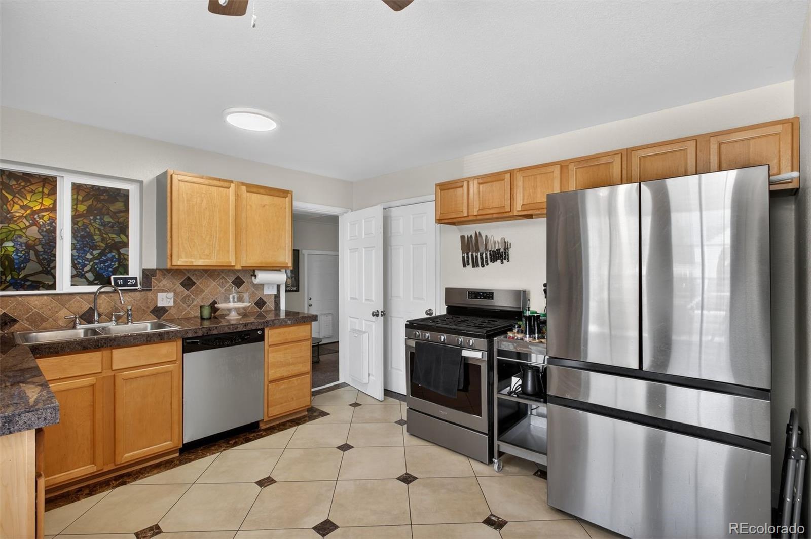 MLS Image #11 for 820  newark street,aurora, Colorado