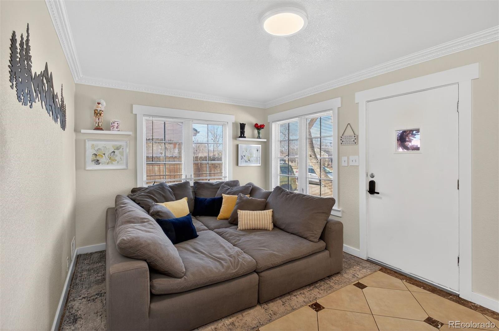 MLS Image #5 for 820  newark street,aurora, Colorado