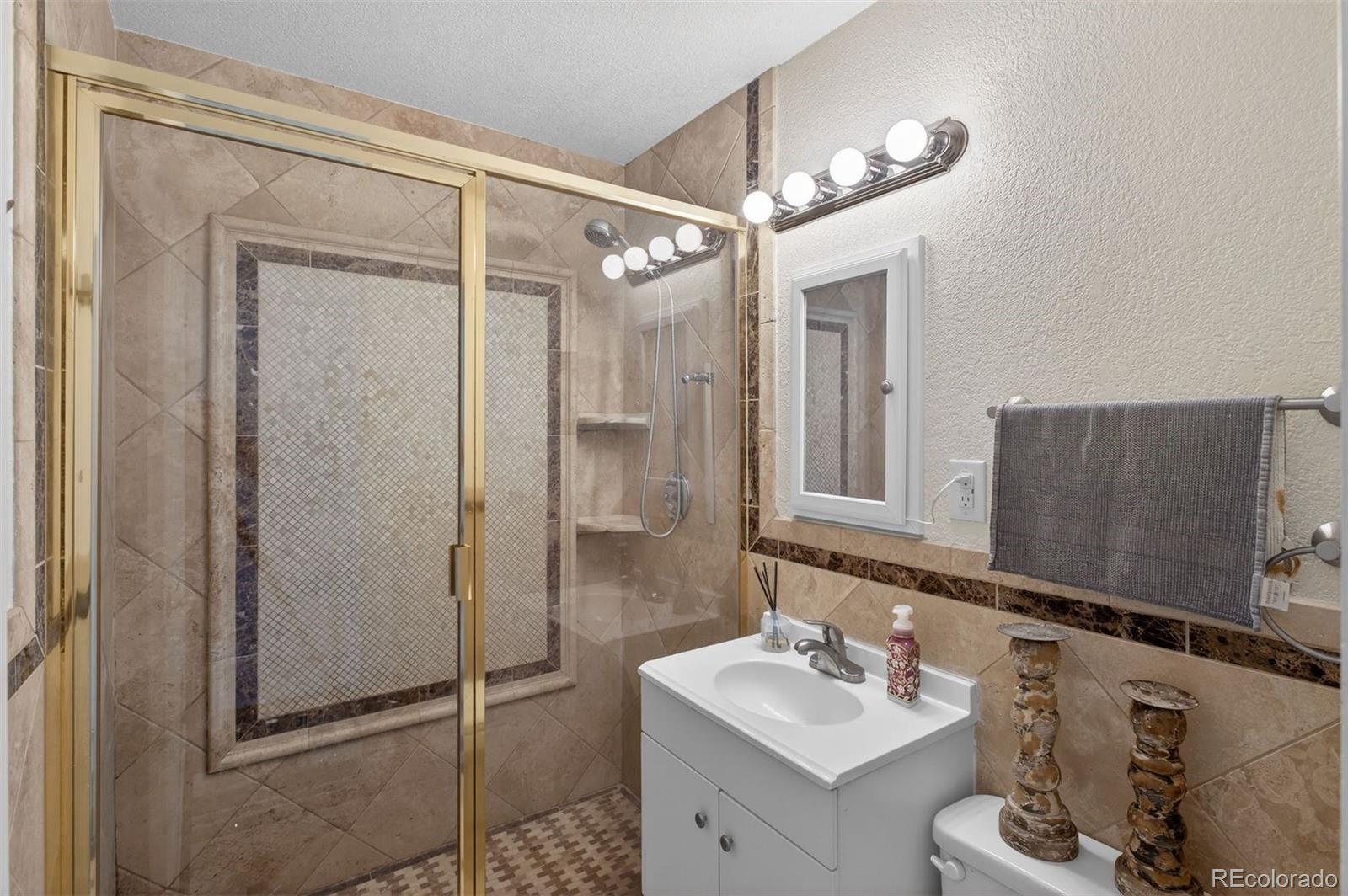 MLS Image #6 for 820  newark street,aurora, Colorado