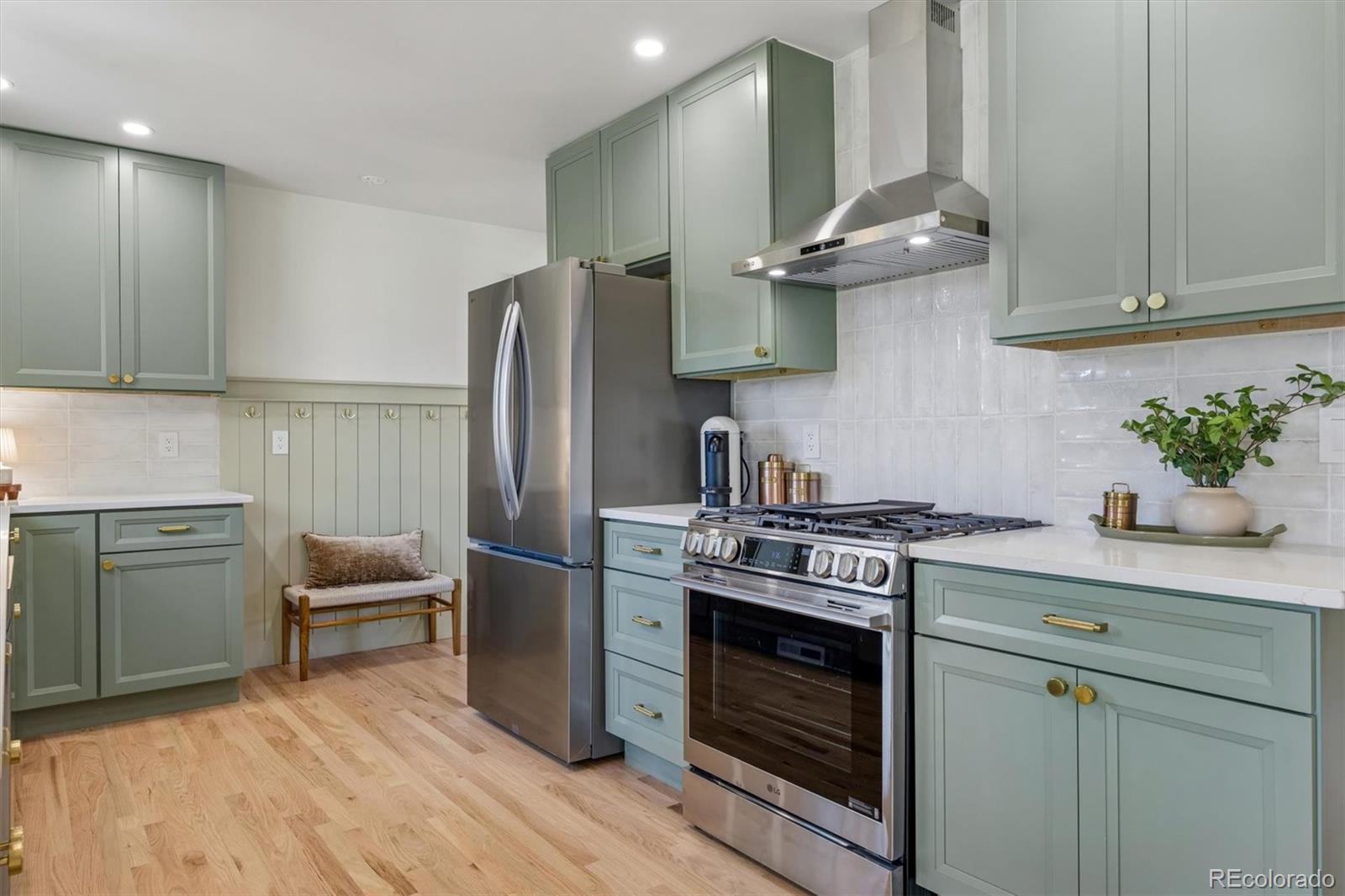 MLS Image #13 for 5530 e gill place,denver, Colorado