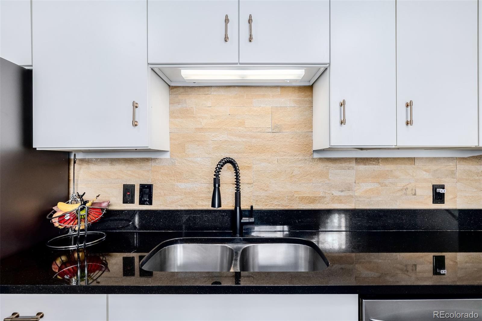 MLS Image #10 for 930  acoma street 109,denver, Colorado