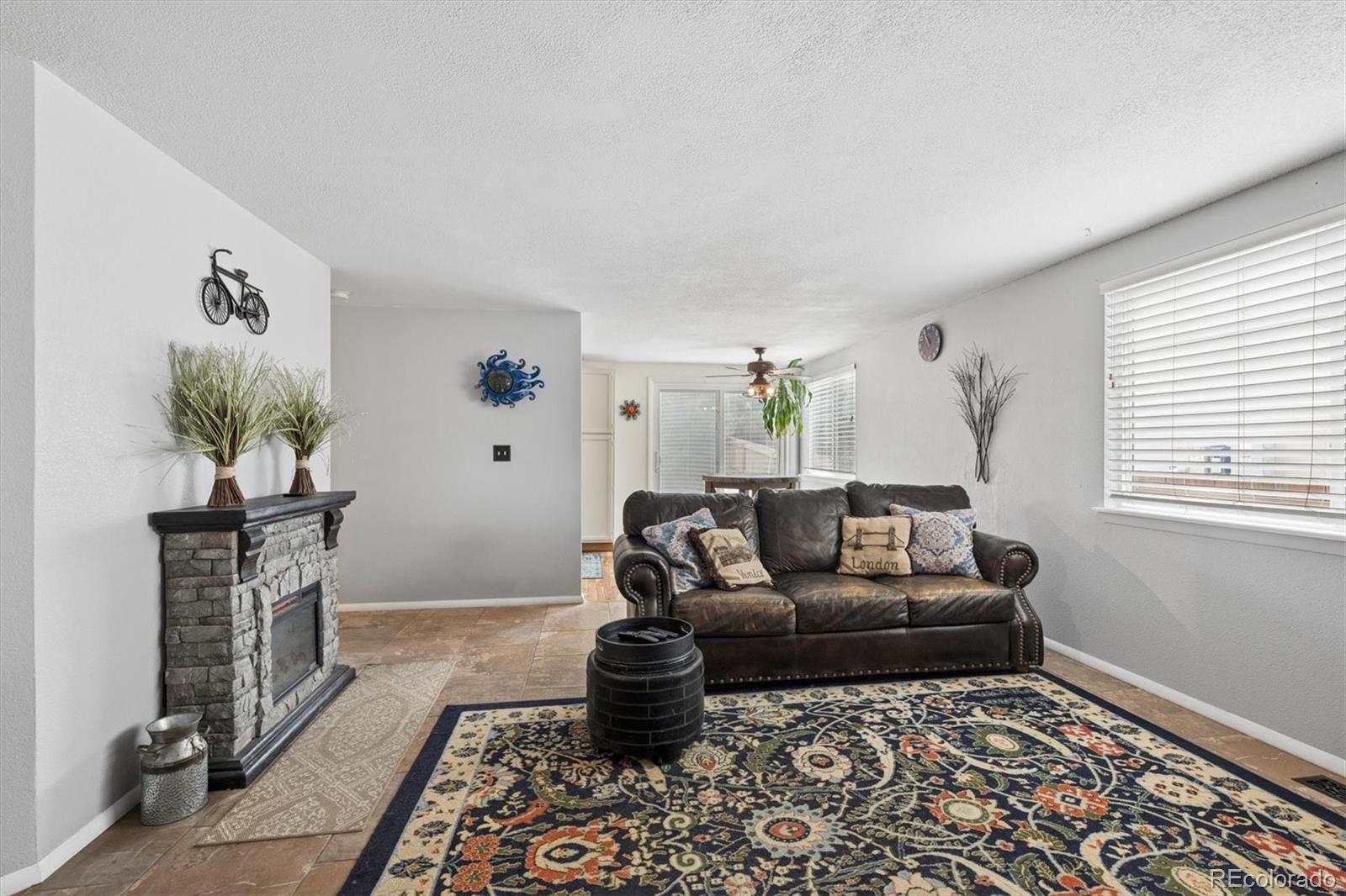 MLS Image #3 for 22166 e princeton circle,aurora, Colorado