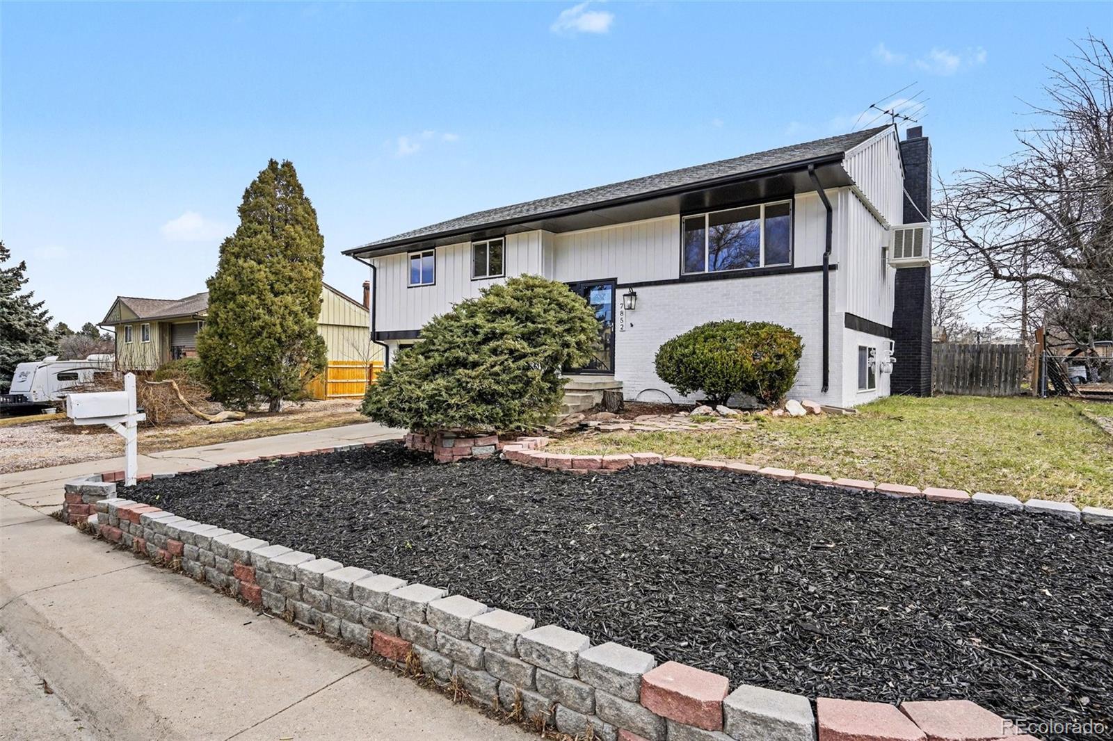 MLS Image #2 for 7852  saulsbury street,arvada, Colorado