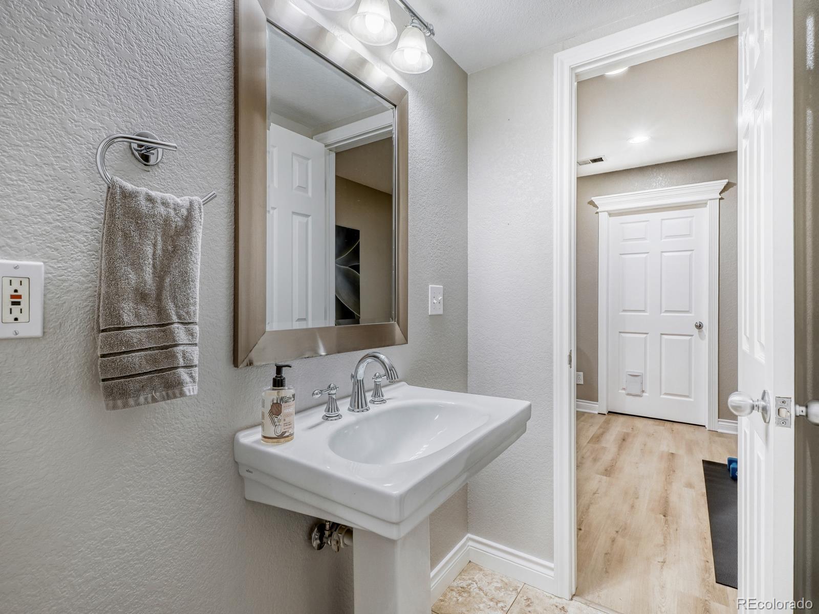MLS Image #23 for 2522 n xenia street,denver, Colorado