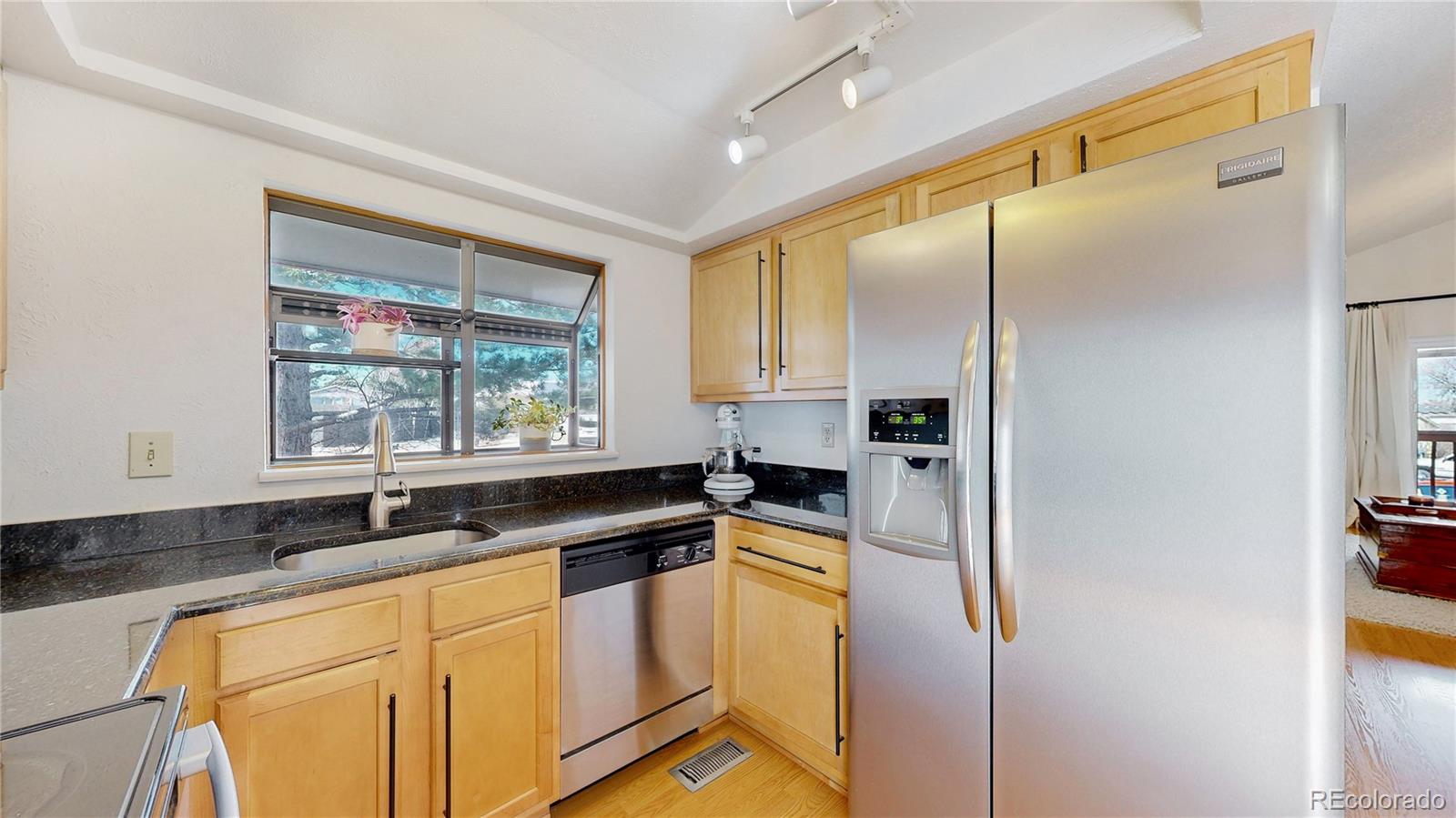MLS Image #10 for 13564  green court,broomfield, Colorado
