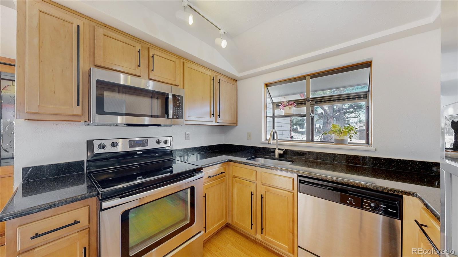 MLS Image #12 for 13564  green court,broomfield, Colorado
