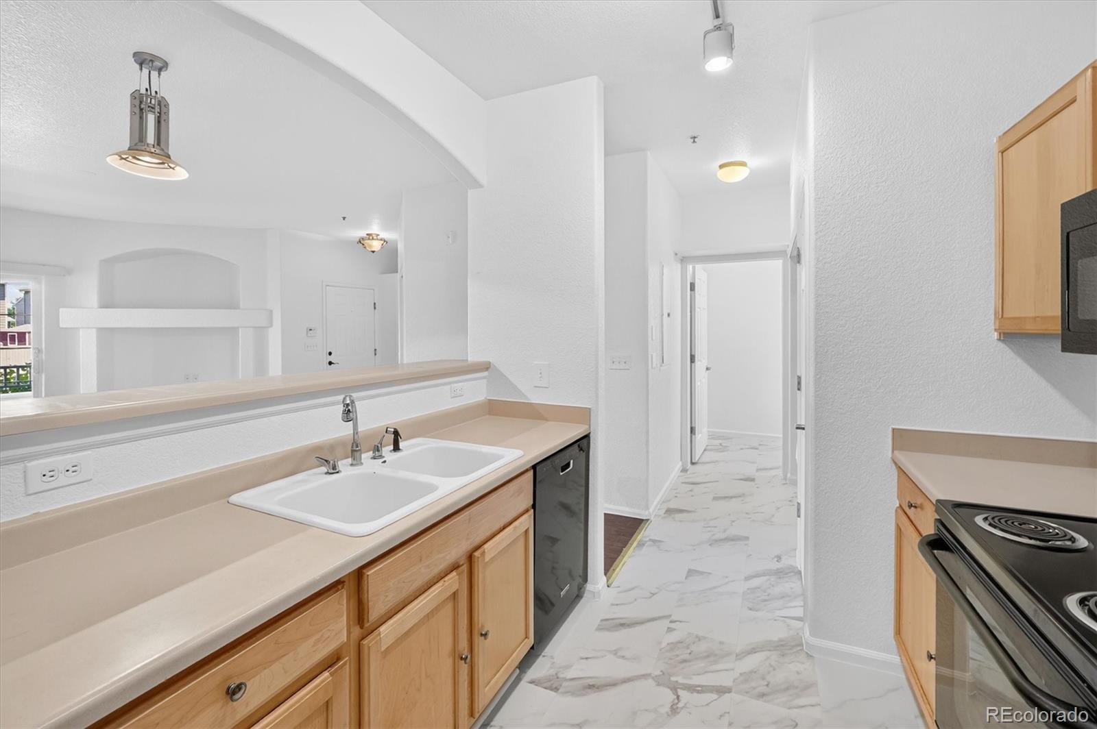 MLS Image #11 for 5255  memphis street,denver, Colorado