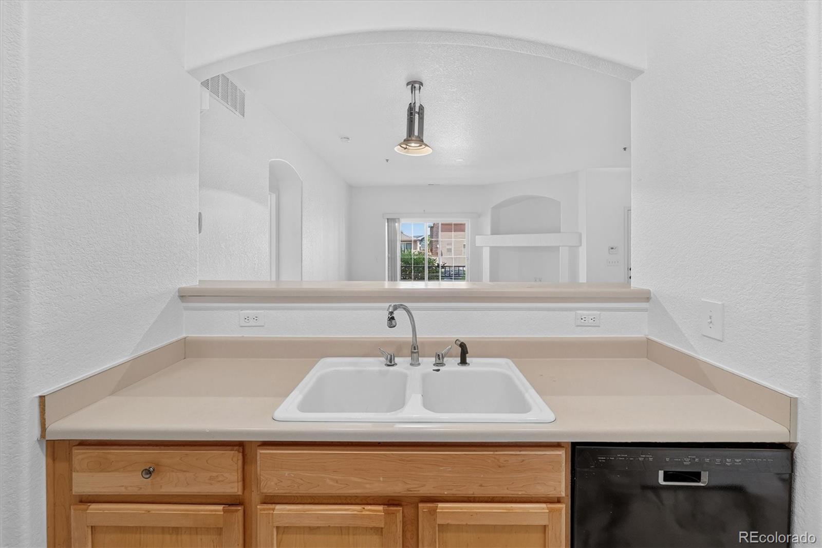 MLS Image #12 for 5255  memphis street,denver, Colorado