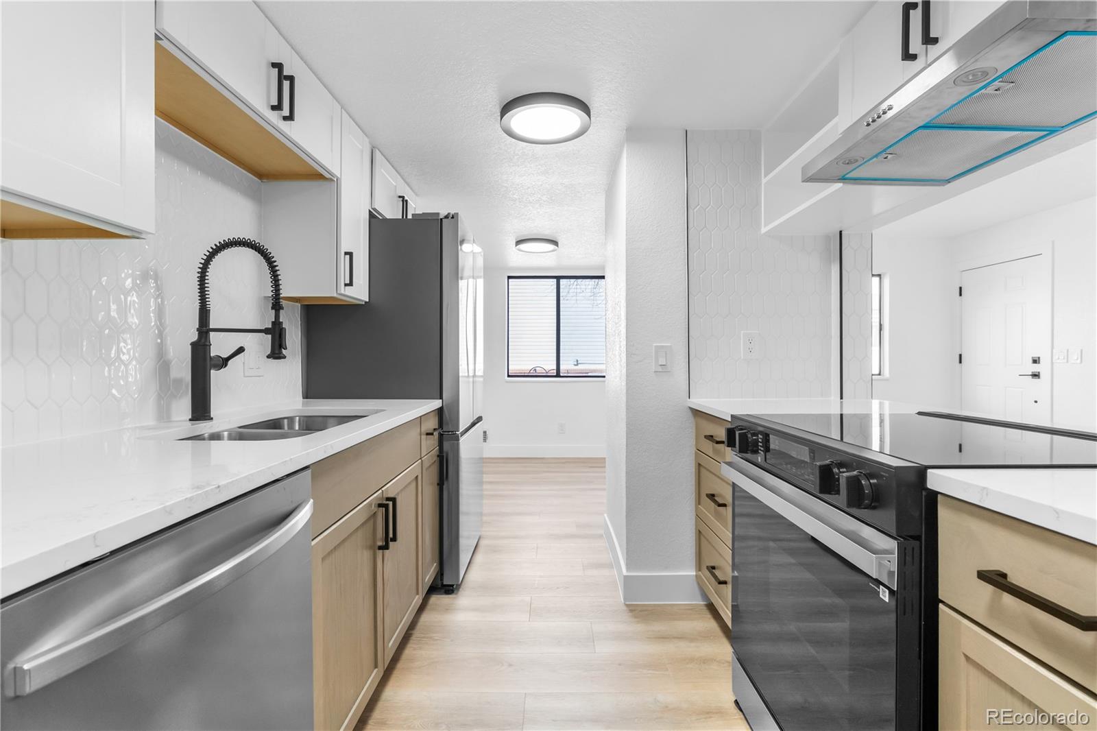 MLS Image #5 for 3225 s garrison street 6,lakewood, Colorado