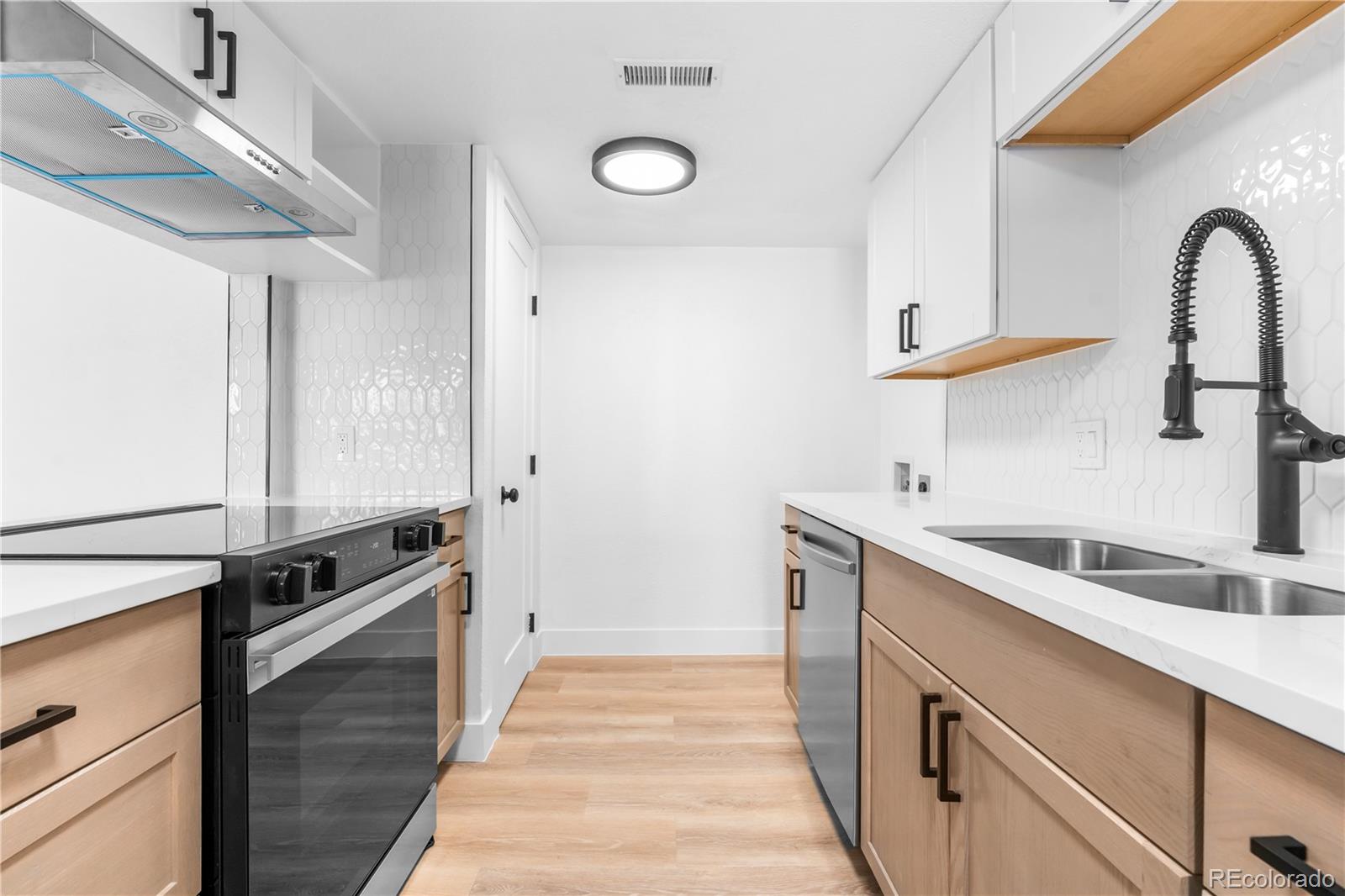 MLS Image #6 for 3225 s garrison street 6,lakewood, Colorado