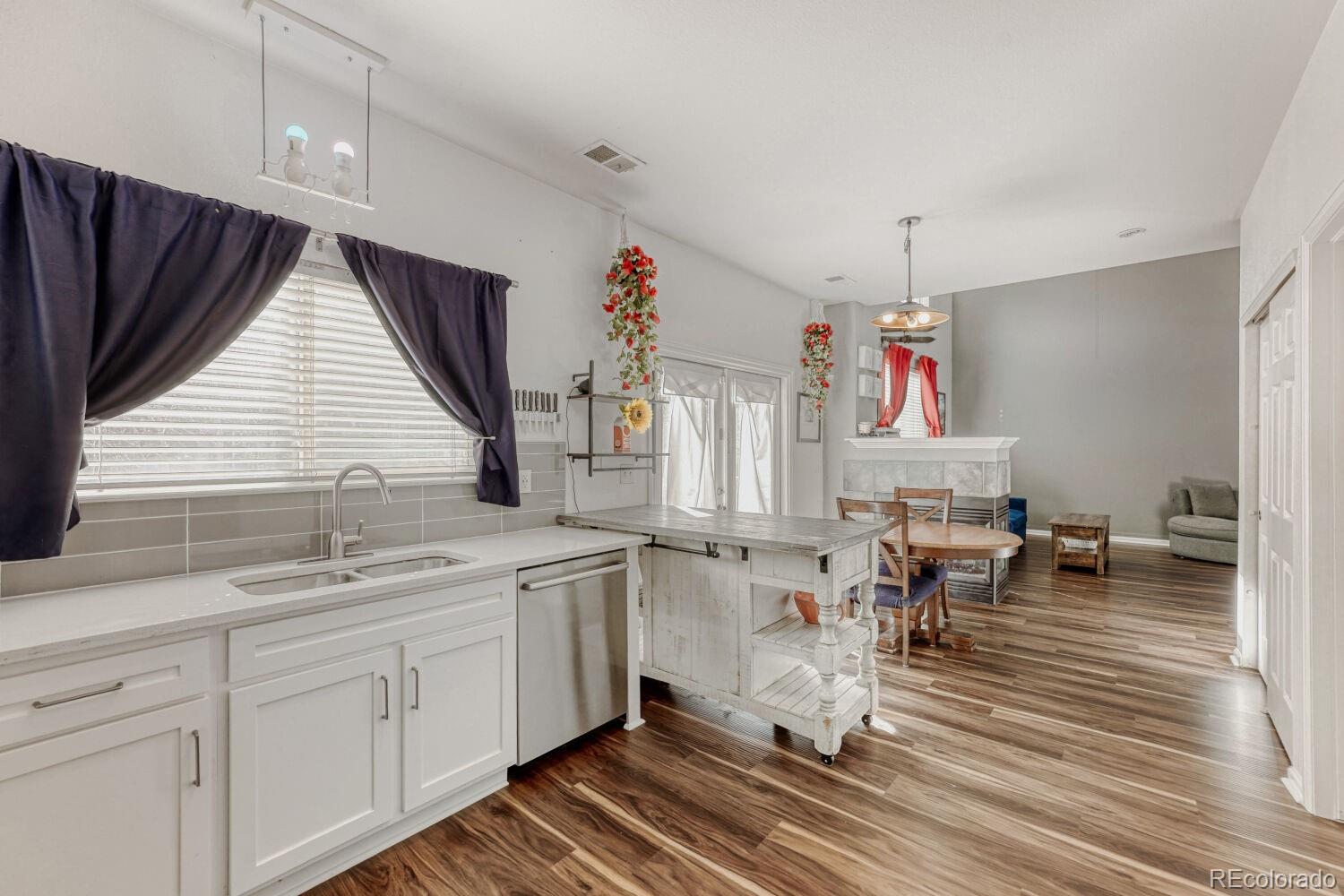 MLS Image #10 for 19706 e 58th drive,aurora, Colorado