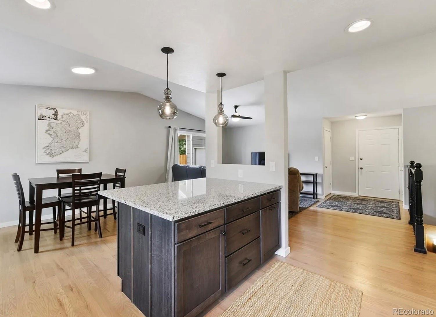 MLS Image #4 for 9098 w chestnut avenue,littleton, Colorado