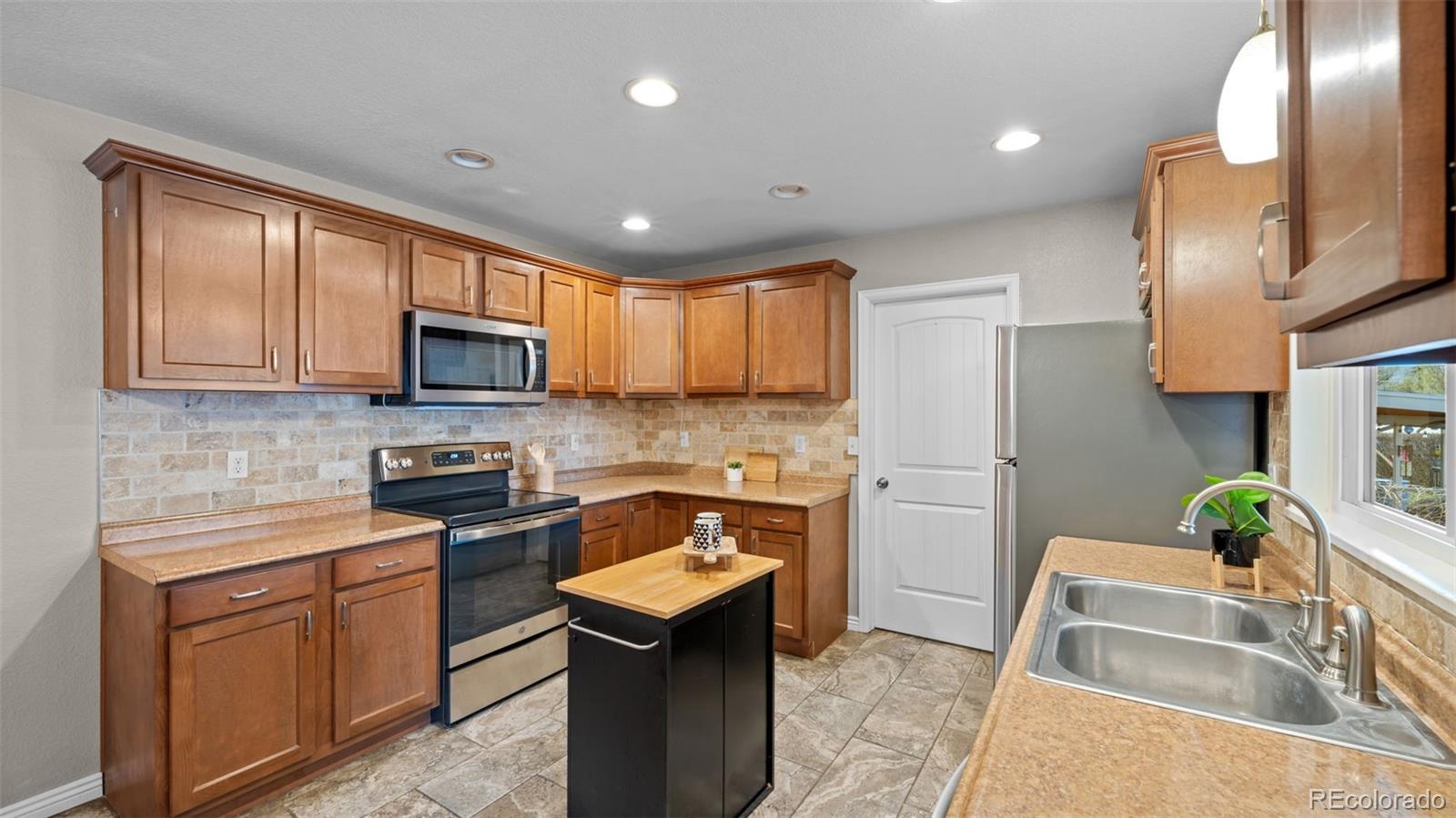 MLS Image #14 for 144  steven drive,colorado springs, Colorado