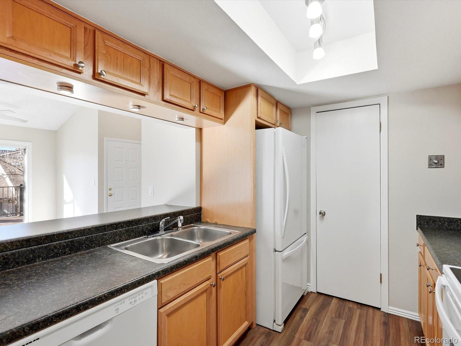 MLS Image #8 for 540 s forest street 8-205,denver, Colorado