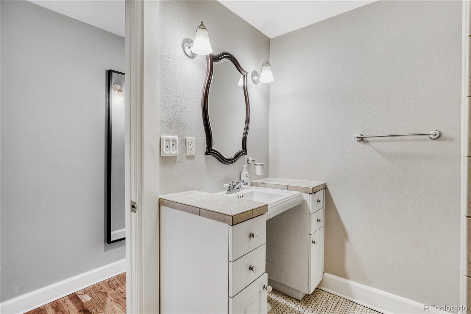 MLS Image #20 for 1115 s emerson street,denver, Colorado