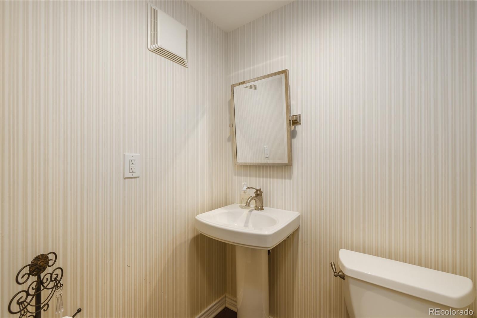 MLS Image #29 for 180 s oneida street,denver, Colorado