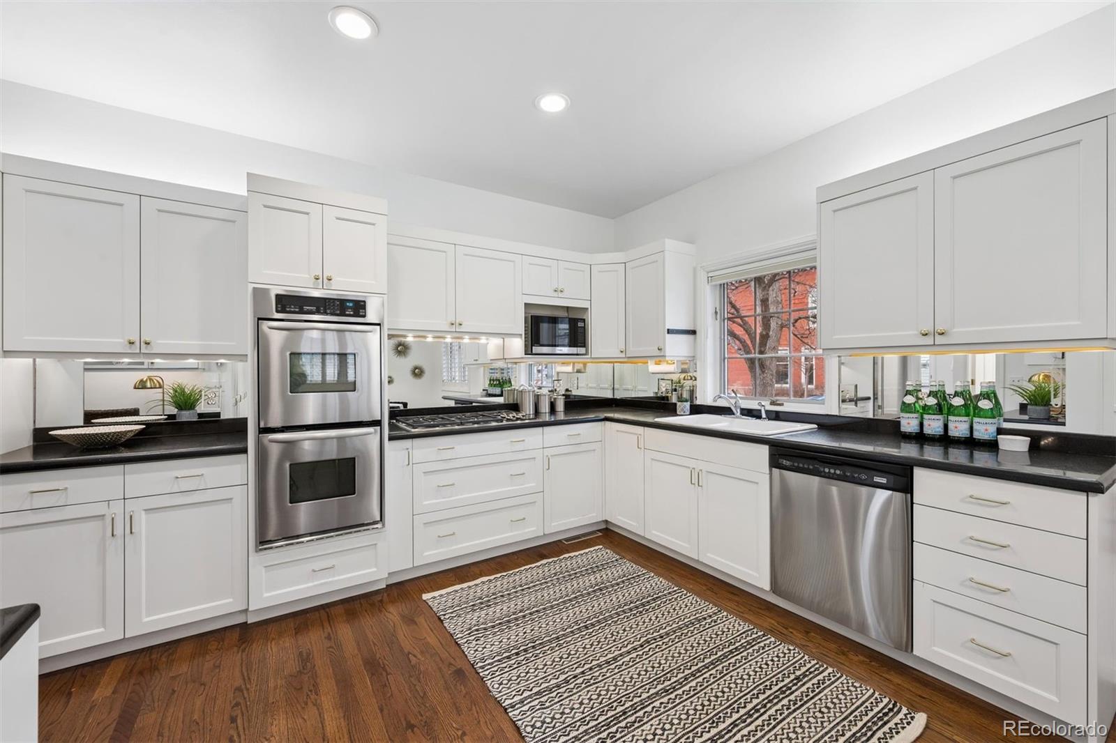 MLS Image #15 for 390  saint paul street,denver, Colorado