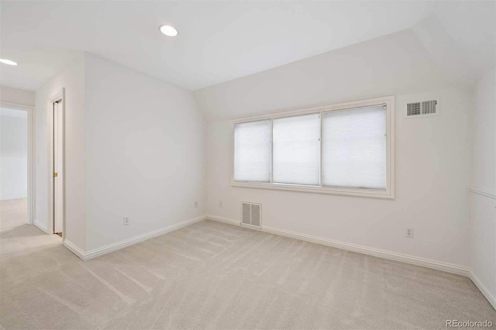 MLS Image #31 for 390  saint paul street,denver, Colorado