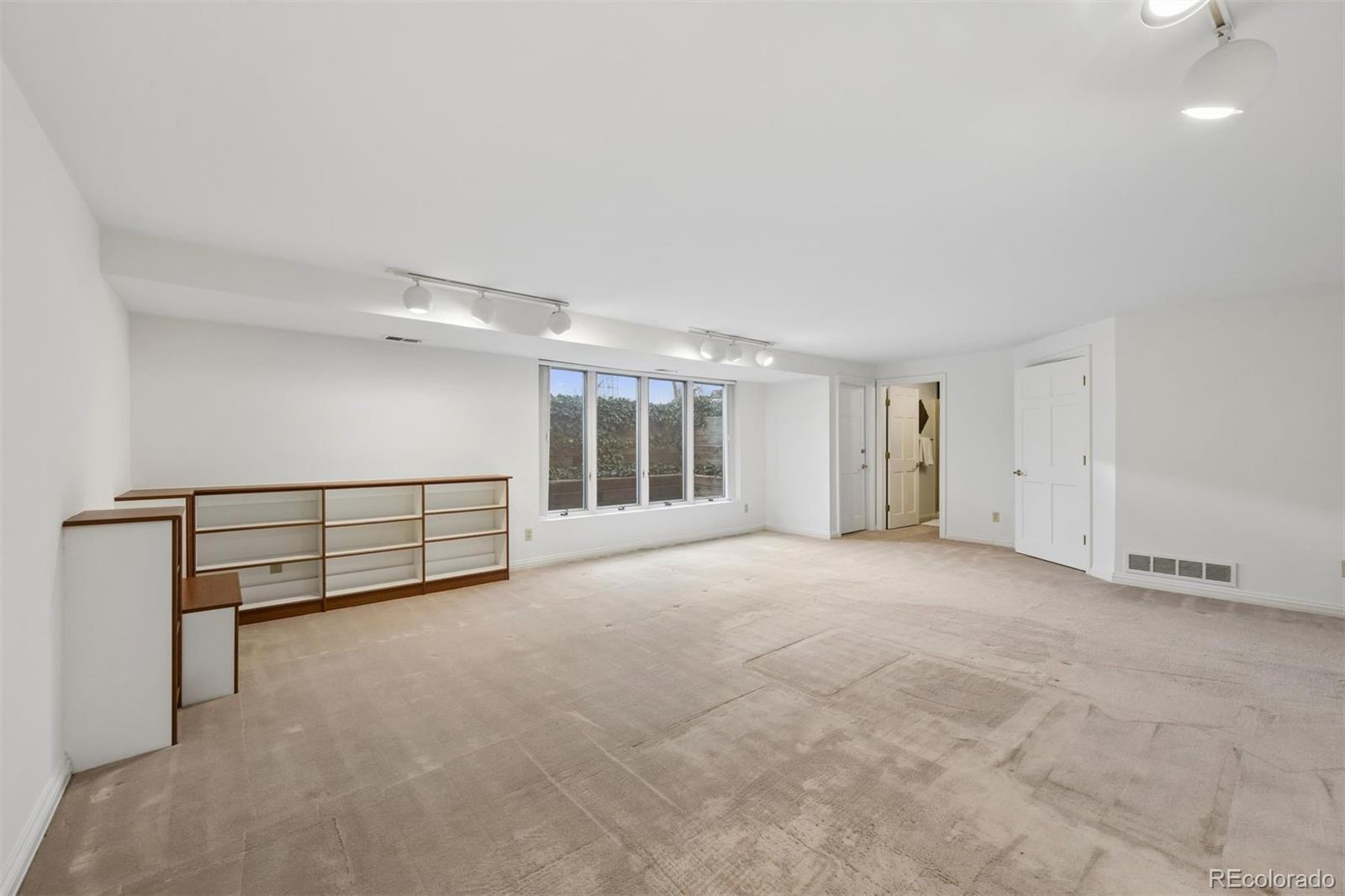 MLS Image #34 for 390  saint paul street,denver, Colorado