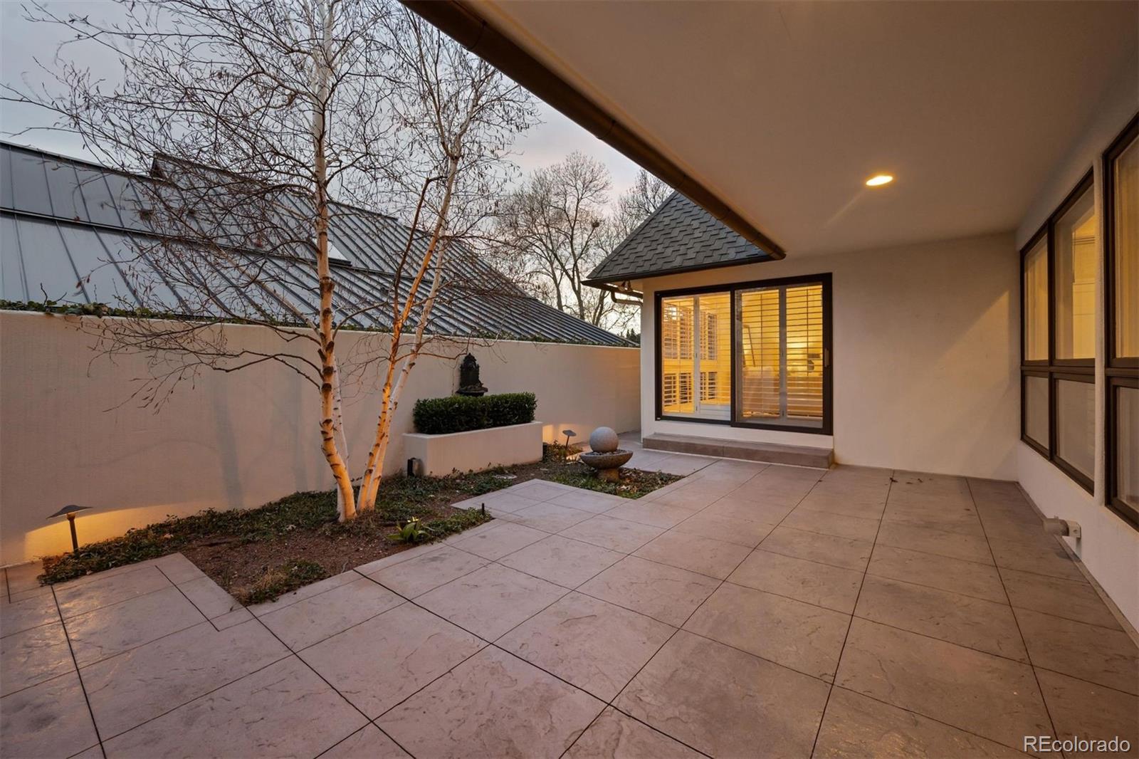 MLS Image #37 for 390  saint paul street,denver, Colorado