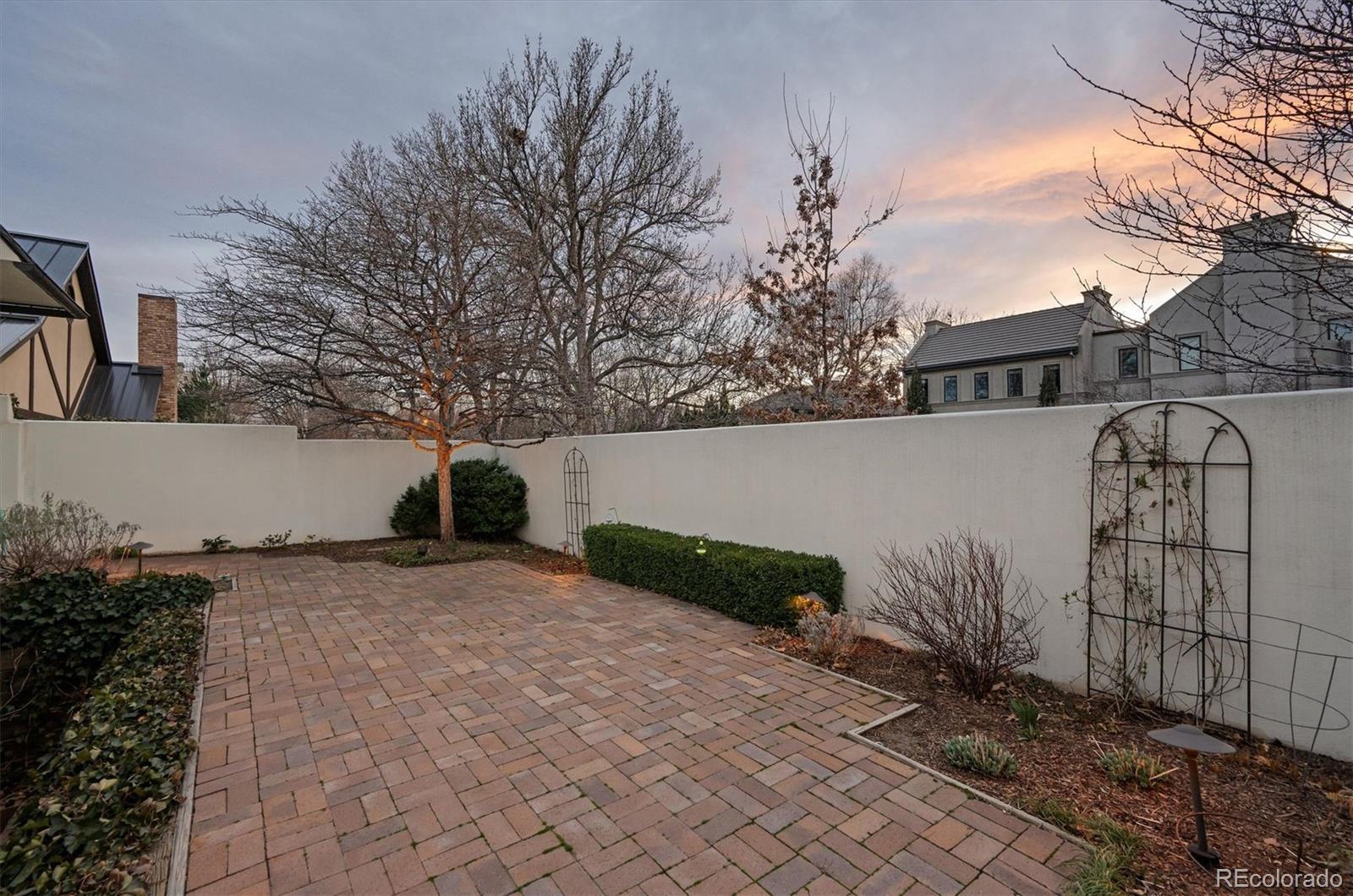 MLS Image #38 for 390  saint paul street,denver, Colorado