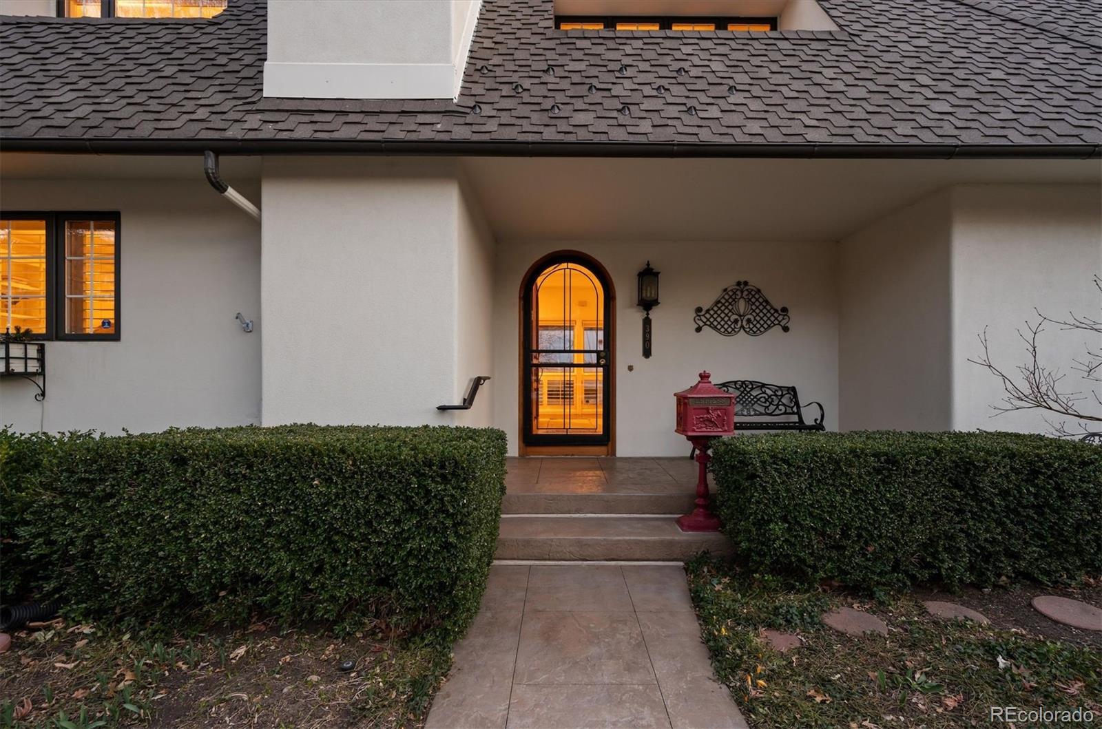 MLS Image #39 for 390  saint paul street,denver, Colorado