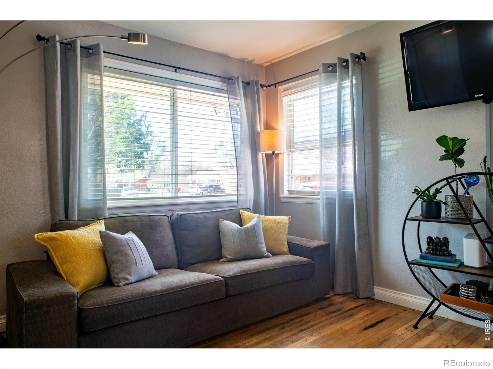MLS Image #6 for 128 e 5th avenue,longmont, Colorado