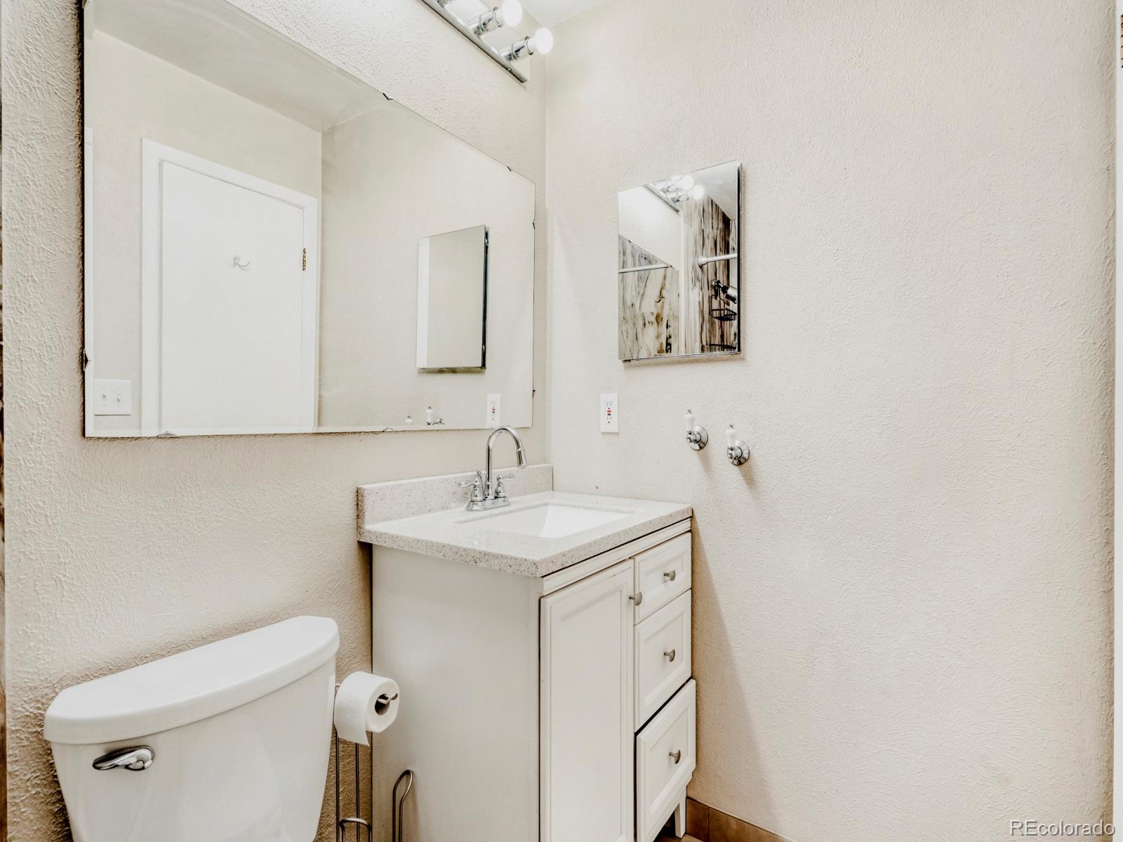MLS Image #14 for 3196 s olathe way,aurora, Colorado
