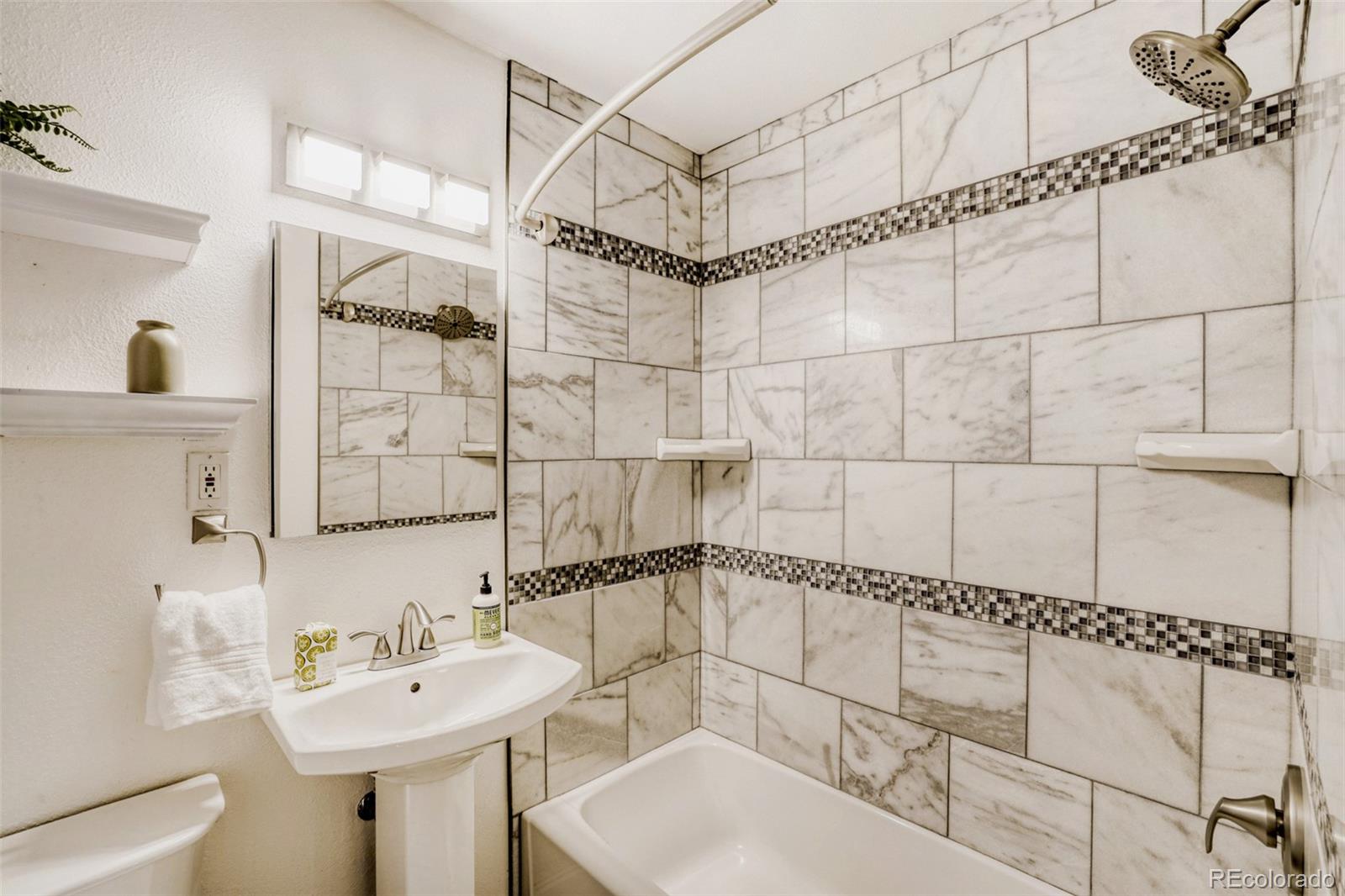 MLS Image #17 for 10710 w 66th avenue,arvada, Colorado