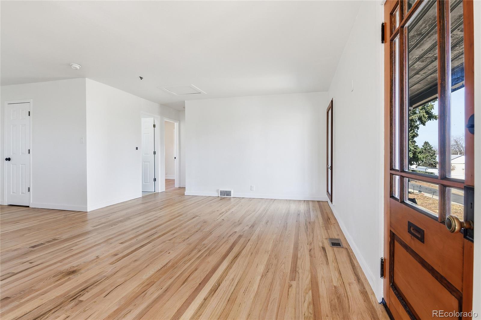MLS Image #4 for 851 s pecos street,denver, Colorado