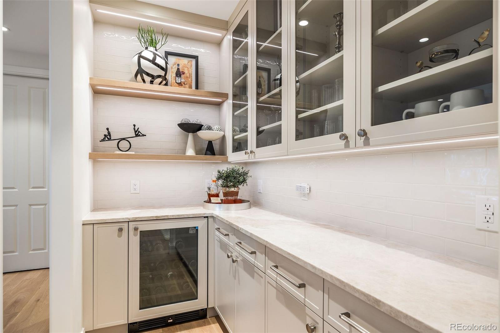 MLS Image #8 for 4391 e perry parkway,greenwood village, Colorado
