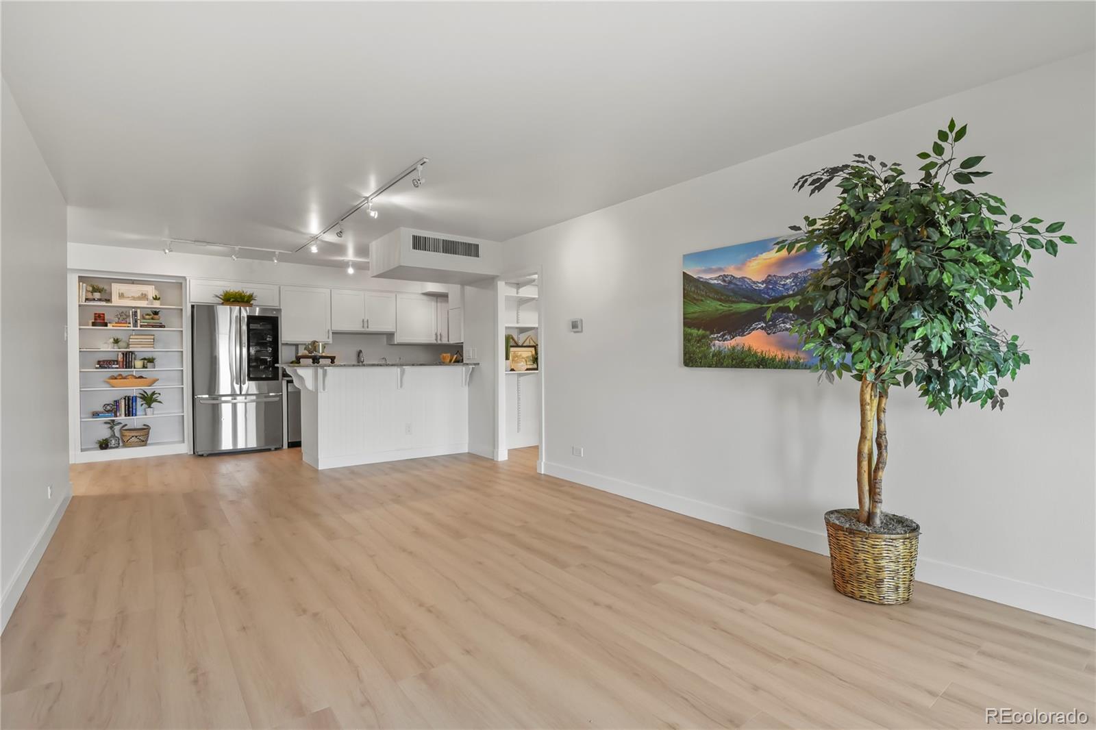 MLS Image #11 for 790 n washington street,denver, Colorado