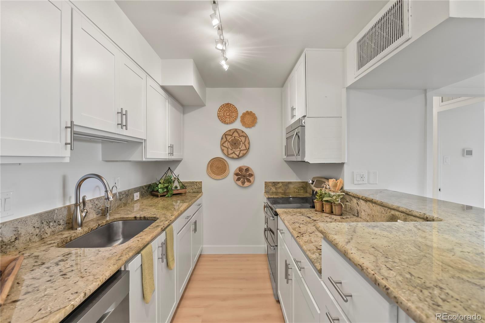 MLS Image #3 for 790 n washington street,denver, Colorado