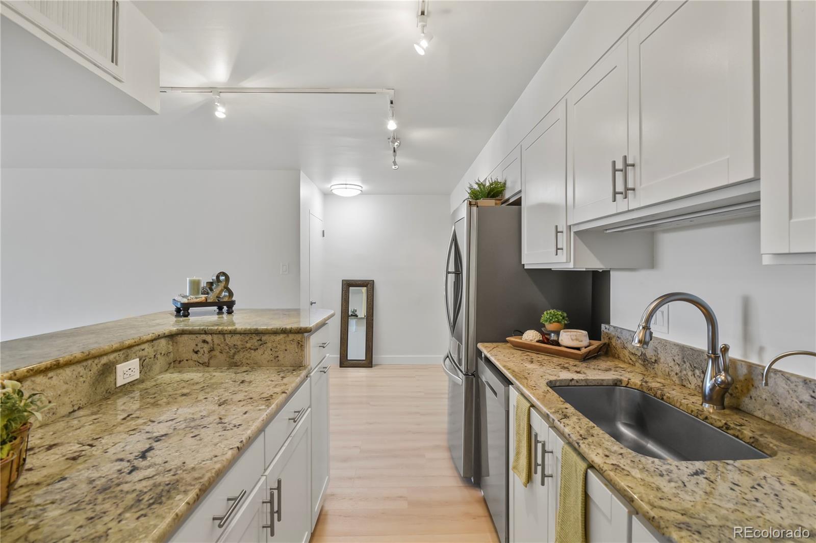 MLS Image #7 for 790 n washington street,denver, Colorado