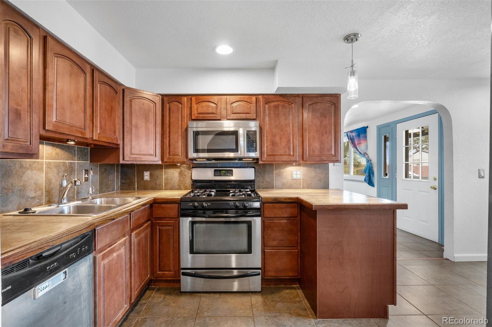 MLS Image #6 for 6540  poplar street,commerce city, Colorado