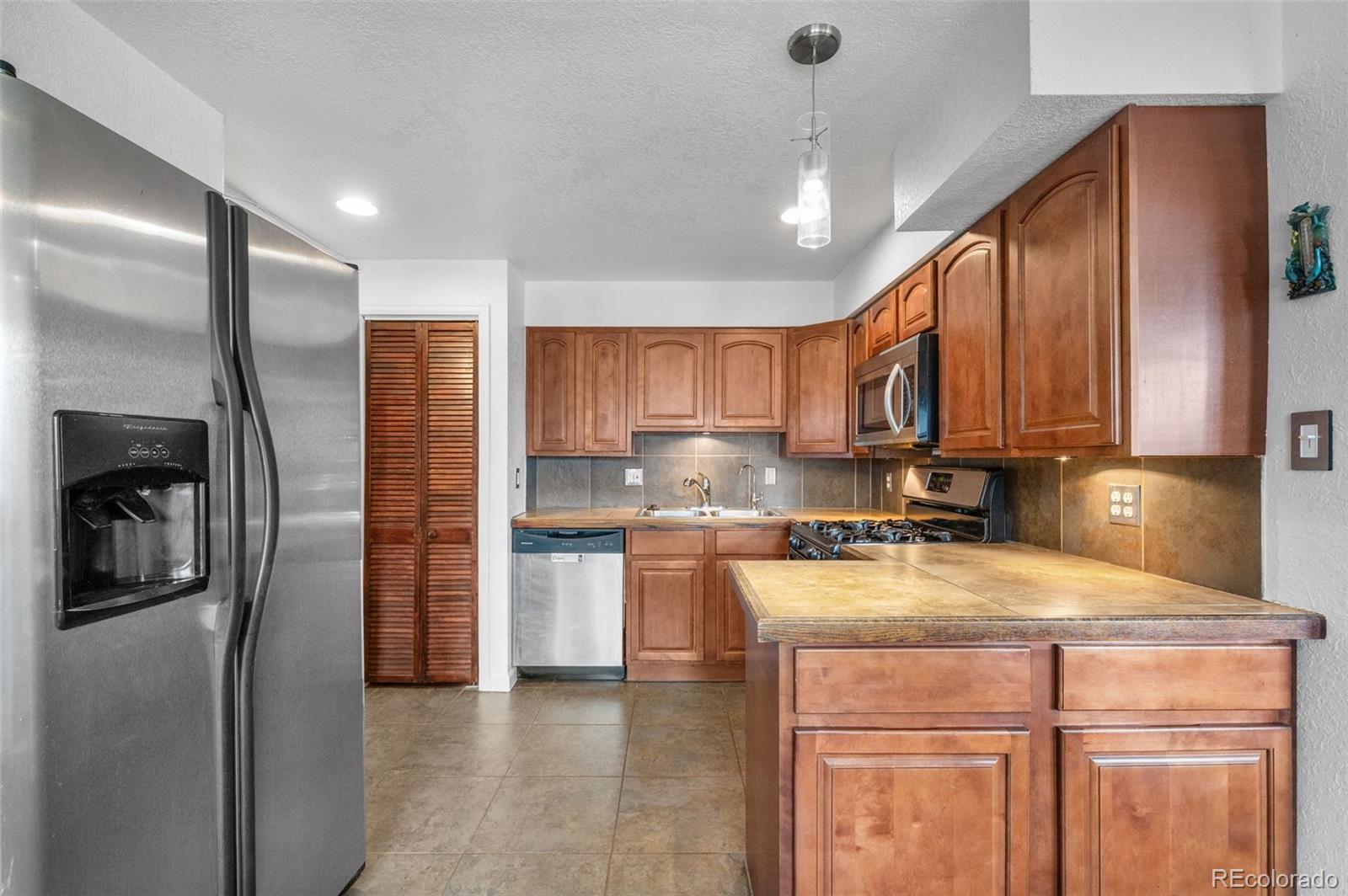 MLS Image #7 for 6540  poplar street,commerce city, Colorado
