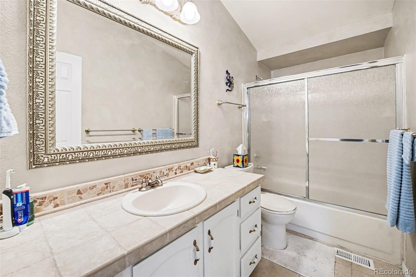 MLS Image #18 for 6454 s nelson way,littleton, Colorado