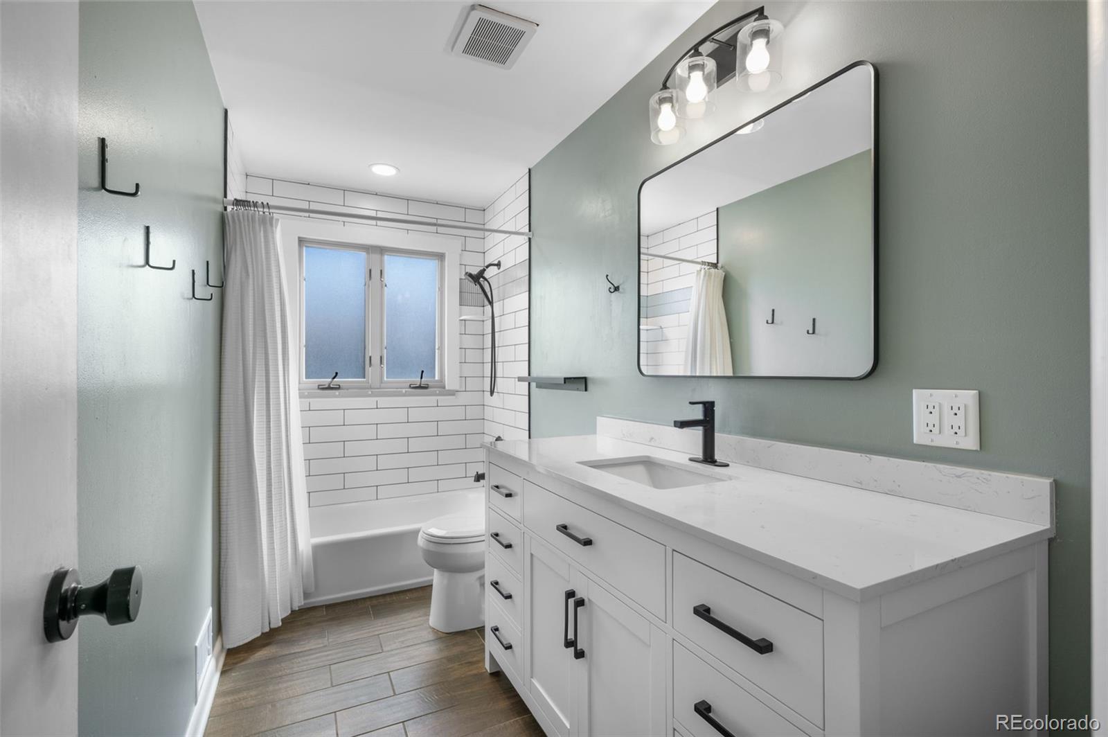MLS Image #11 for 1024 s hazel court,denver, Colorado