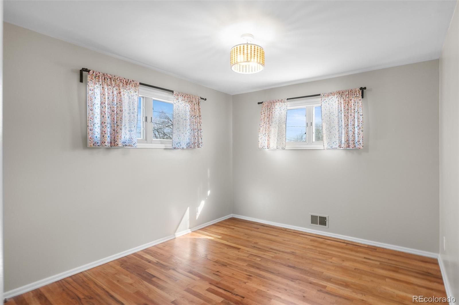 MLS Image #13 for 1024 s hazel court,denver, Colorado