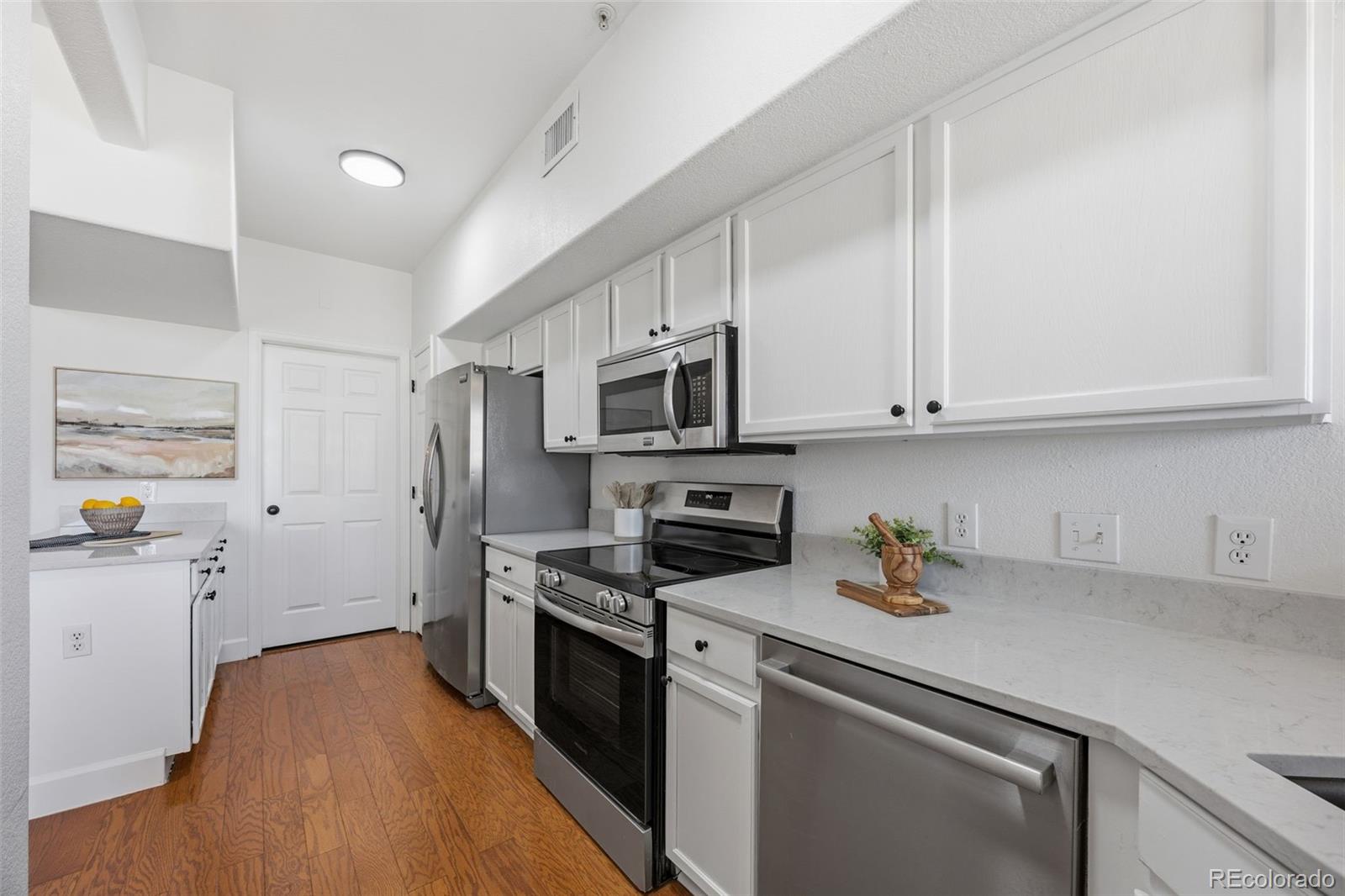 MLS Image #6 for 9550 e florida avenue,denver, Colorado