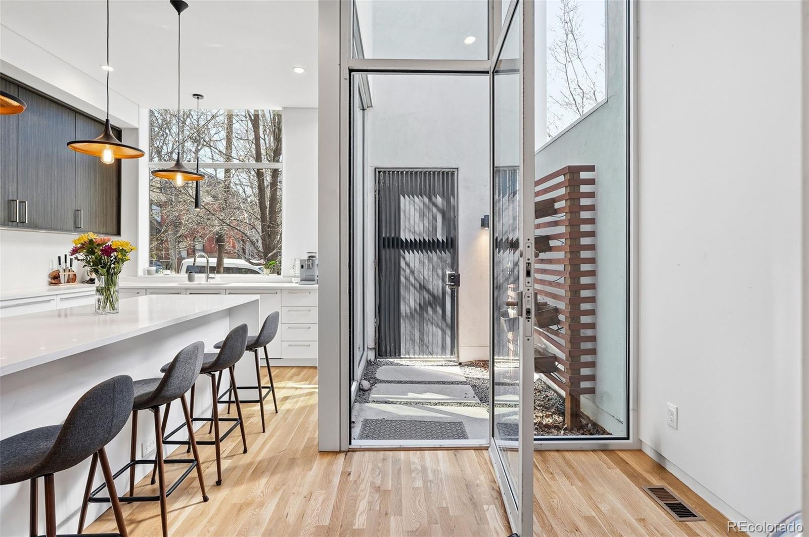 MLS Image #12 for 2516 n clarkson street,denver, Colorado