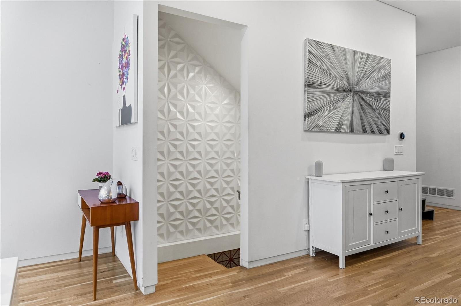 MLS Image #19 for 2516 n clarkson street,denver, Colorado