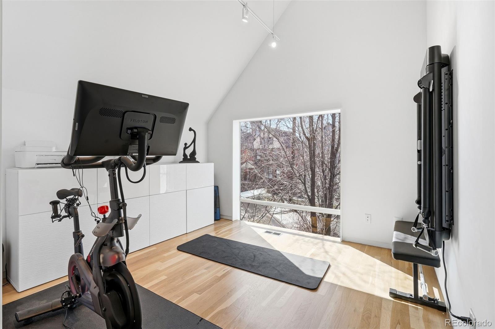 MLS Image #22 for 2516 n clarkson street,denver, Colorado