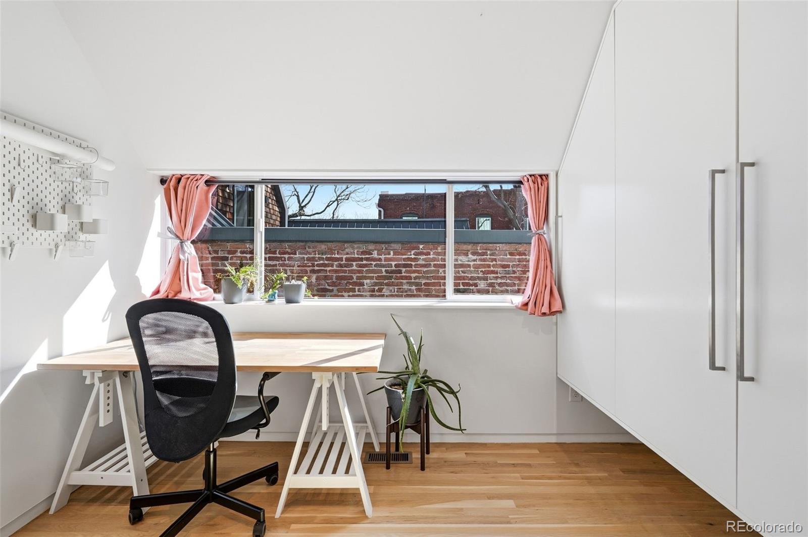 MLS Image #25 for 2516 n clarkson street,denver, Colorado