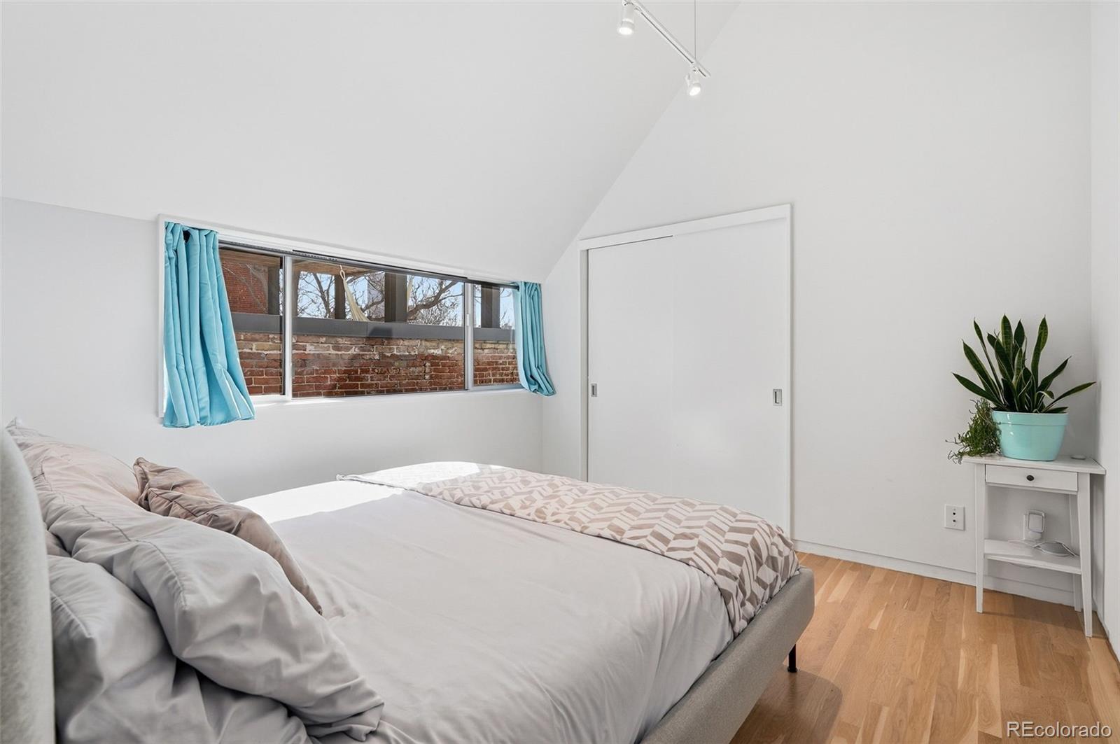 MLS Image #26 for 2516 n clarkson street,denver, Colorado