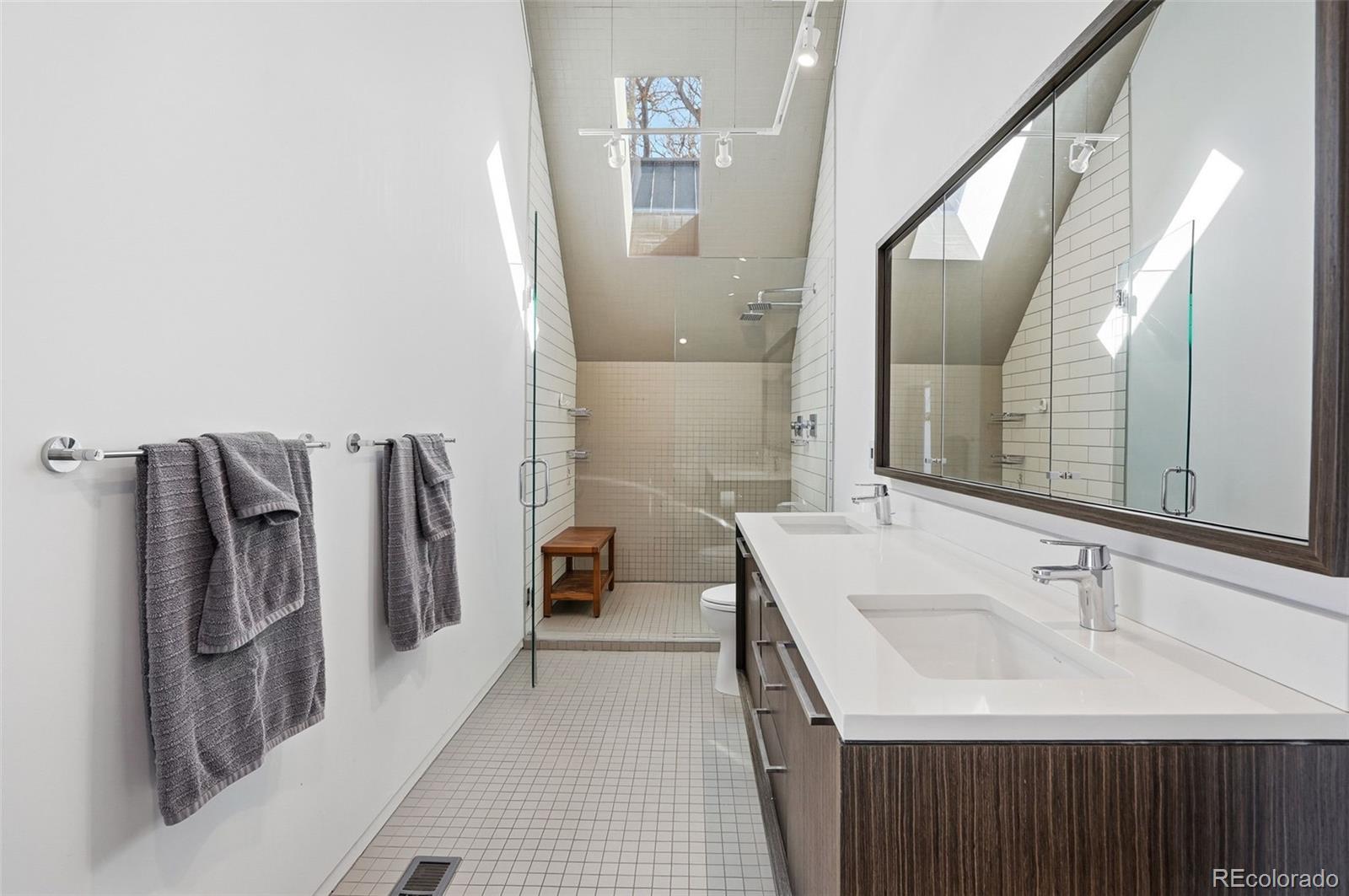 MLS Image #32 for 2516 n clarkson street,denver, Colorado