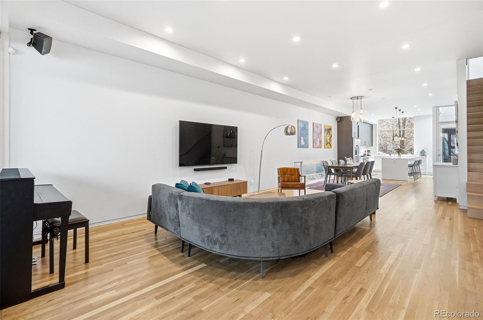 MLS Image #4 for 2516 n clarkson street,denver, Colorado