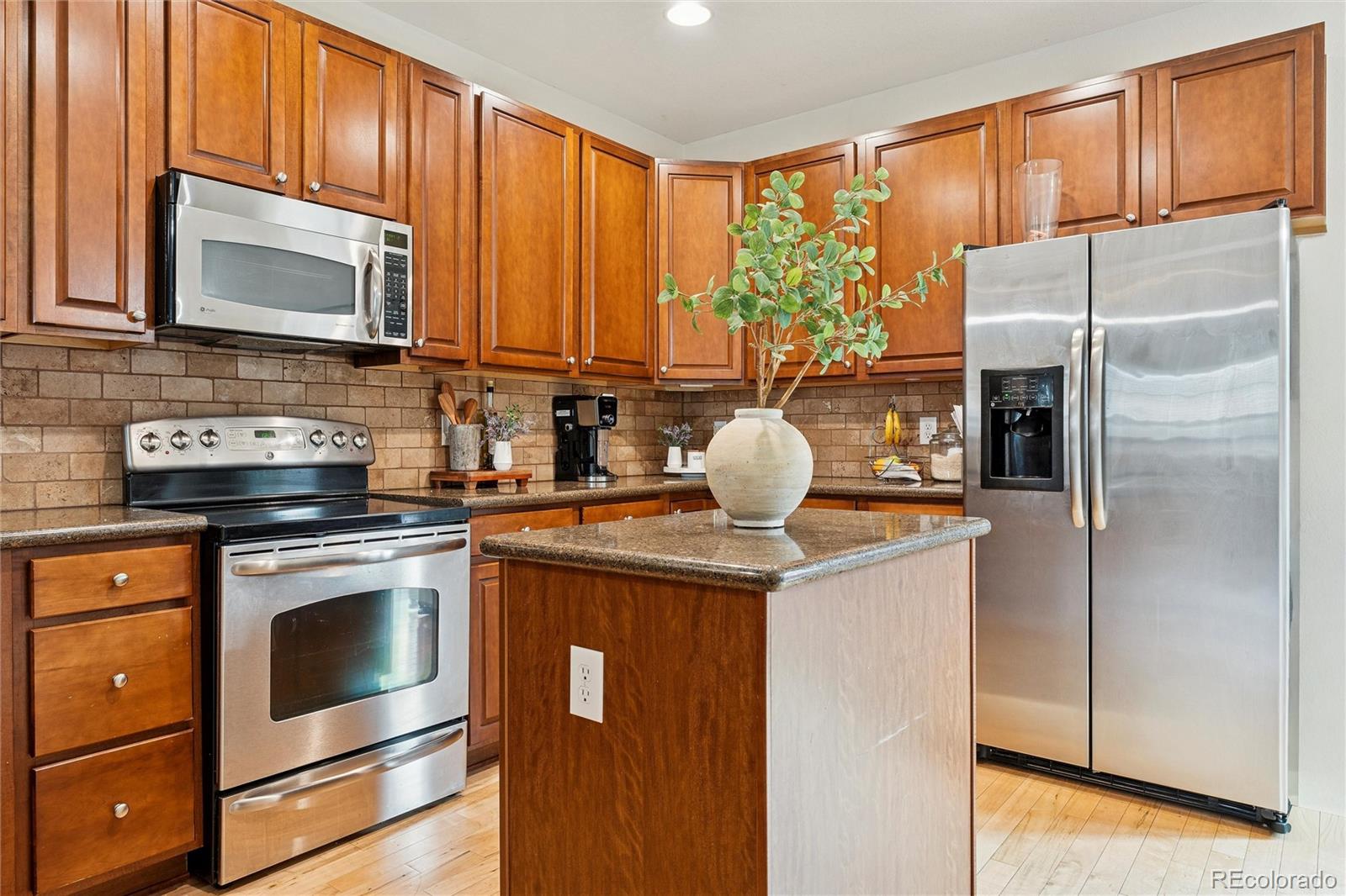 MLS Image #5 for 22735 e ottawa place,aurora, Colorado